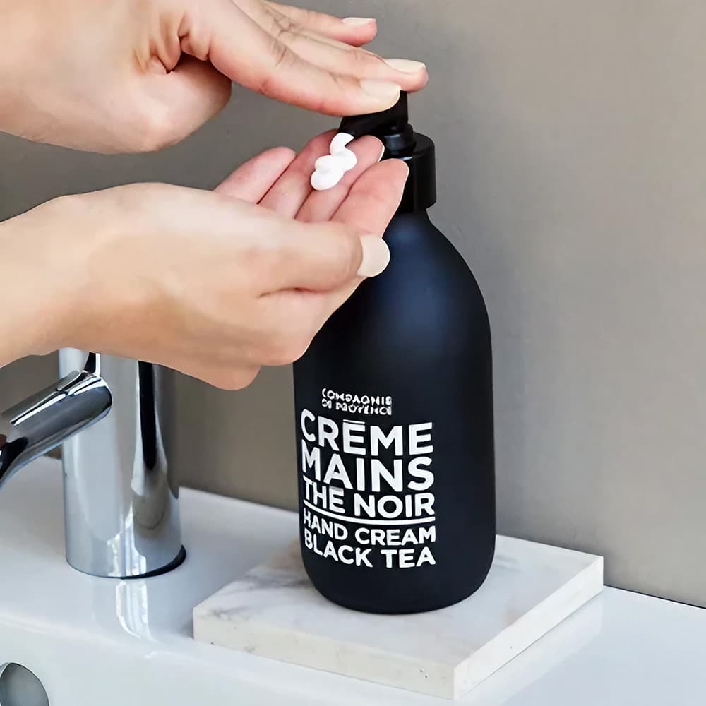 カンパニードプロバンス ブラック&ホワイト ハンドクリーム ブラックティー 300mL